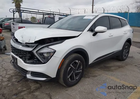 2023 Kia Sportage Hybrid Lx z USA, uszkodzony, nr VIN KNDPUCAG9P7095868